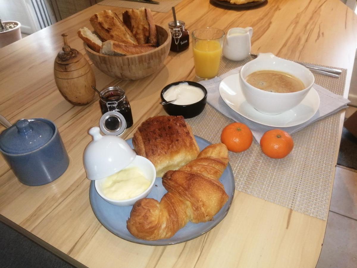 La Maison D'Elise Bed & Breakfast Dollon ภายนอก รูปภาพ